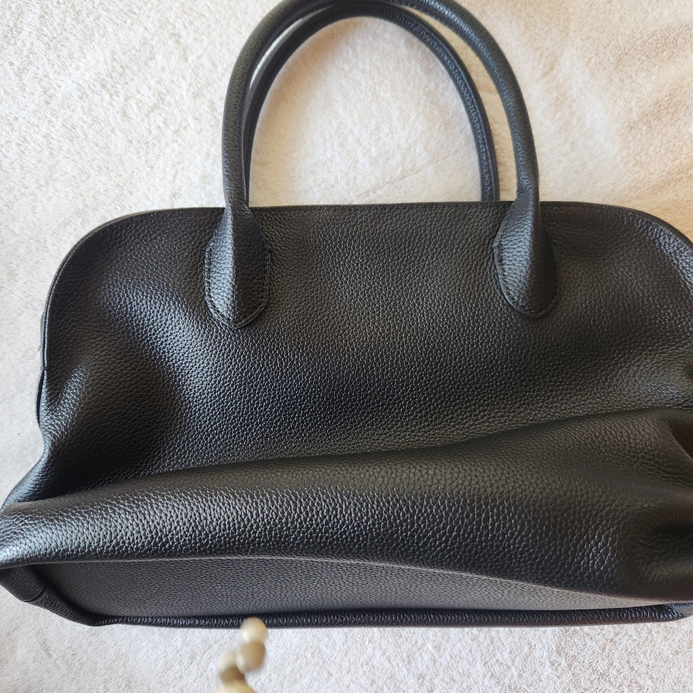 Elegant Black Genuine Leather Handbag. No Logo. - Picture 2 of 5